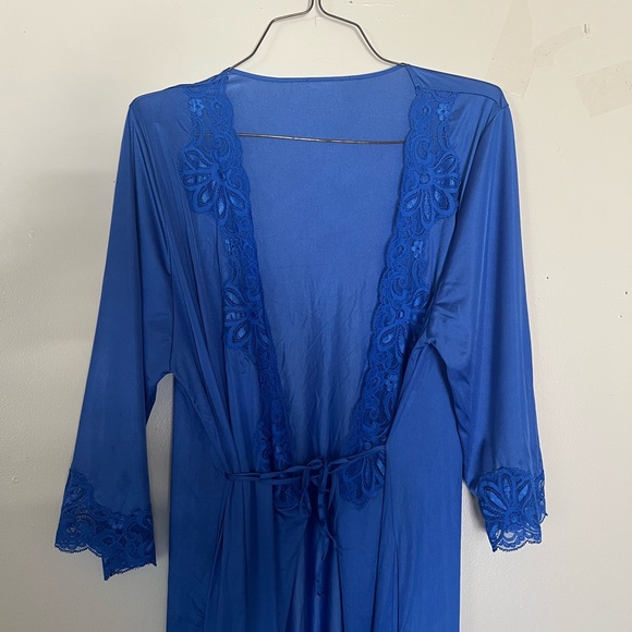 Shadowline Blue Satin Robe - Picture 6 of 8